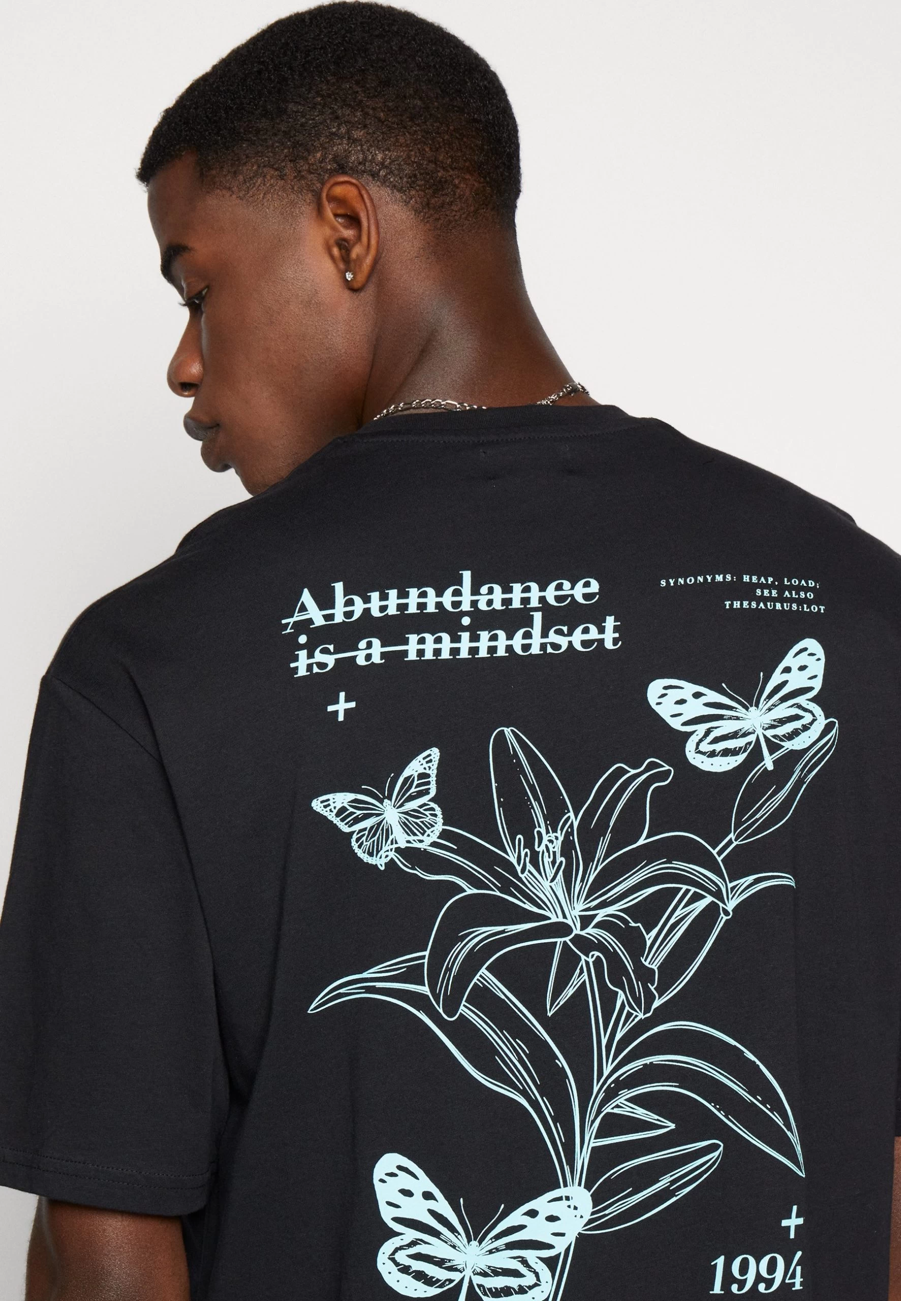 YOURTURN Chest Tee Unisex - T-Shirt Imprimé - 802 - Black 6 YOURTURN Chest Tee Unisex - T-Shirt Imprimé - 802 - Black – Image 6