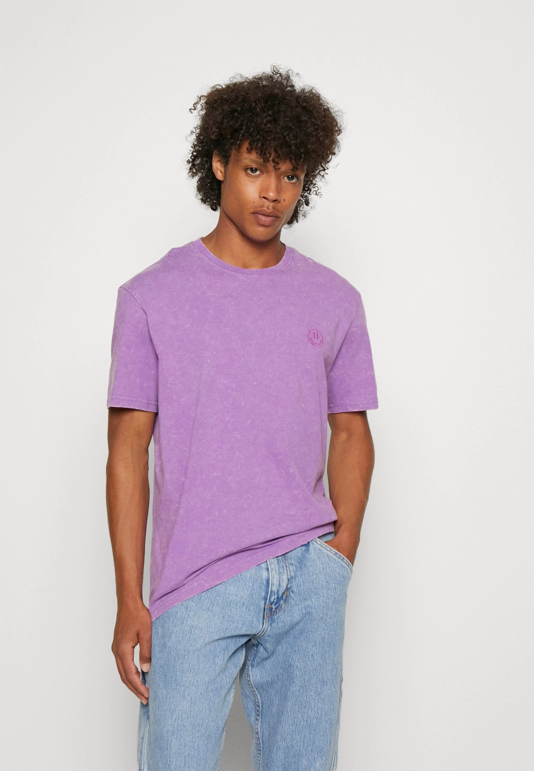 YOURTURN Yt-0722-1002Smiley Wash Tee / 404 - Purple - T-Shirt Basique - 404 - Purple 1 YOURTURN Yt-0722-1002Smiley Wash Tee / 404 - Purple - T-Shirt Basique - 404 - Purple