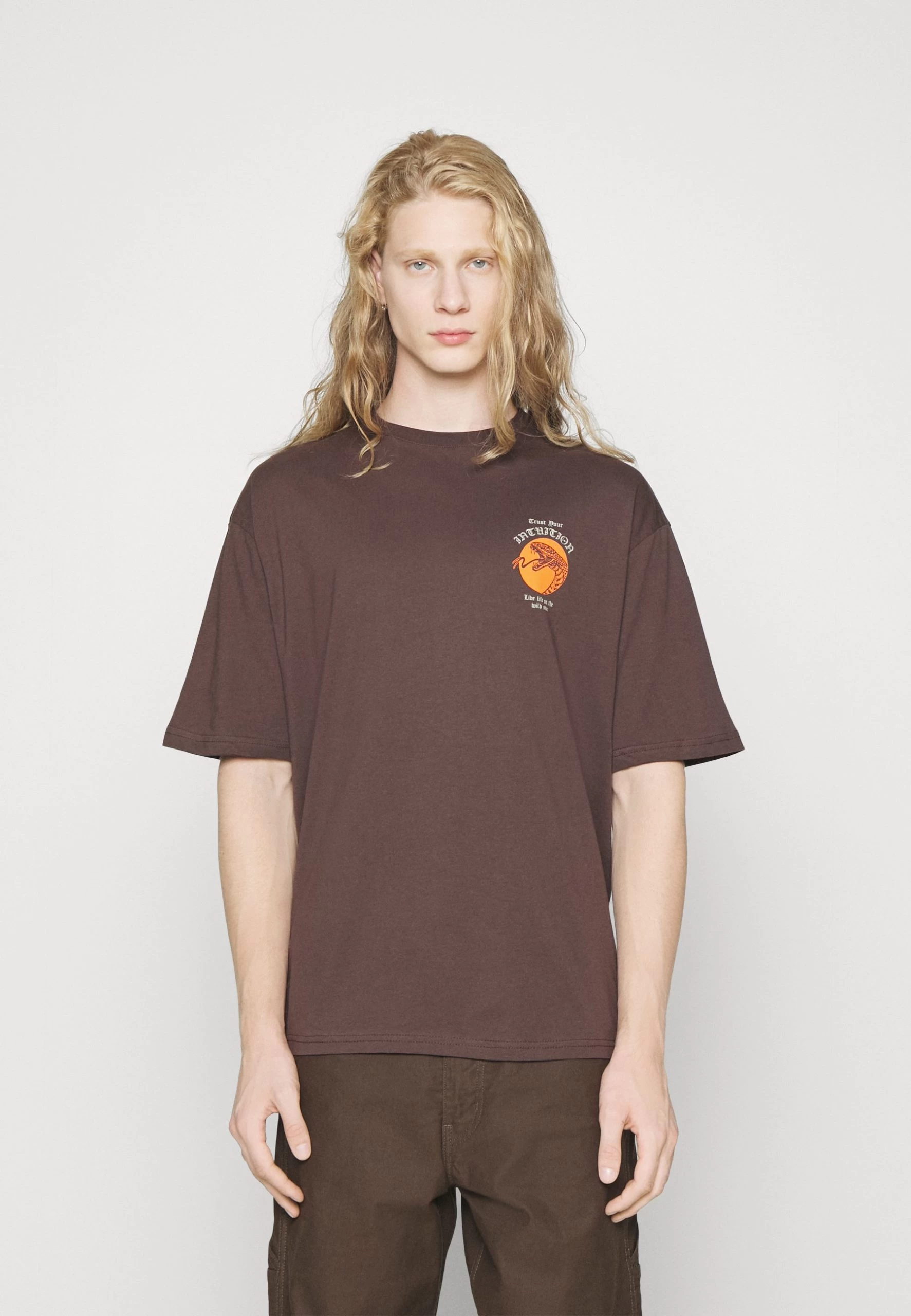 YOURTURN Unisex - T-Shirt Imprimé - Brown 3 YOURTURN Unisex - T-Shirt Imprimé - Brown – Image 3