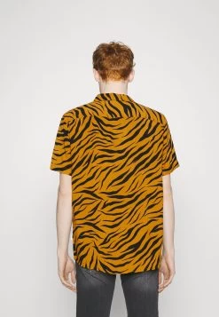 YOURTURN Genderless Resort - Chemise - Black 8 YOURTURN Genderless Resort - Chemise - Black -Mode-YOURTURN 26a0454ac9574b92a5d21d45545ffa8f