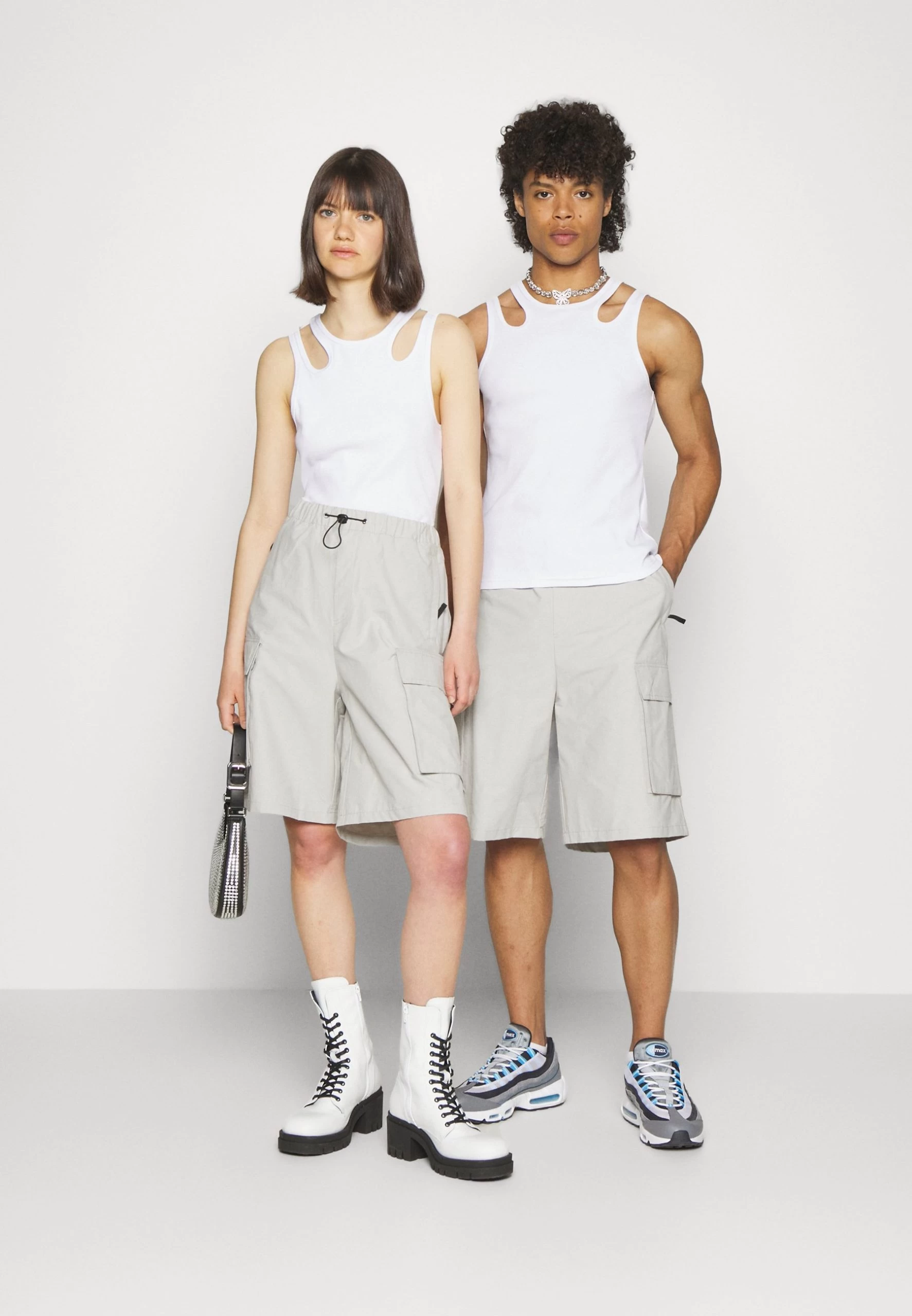 YOURTURN Unisex - Short - Light Grey 2 YOURTURN Unisex - Short - Light Grey – Image 2