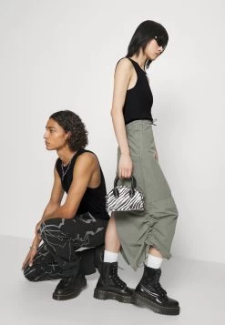 YOURTURN Slim Fit Ribbed Tank Unisex 2 Pack - Débardeur - White/Black -Mode-YOURTURN 3e733c2a2ccf48edba8422cc9357963e