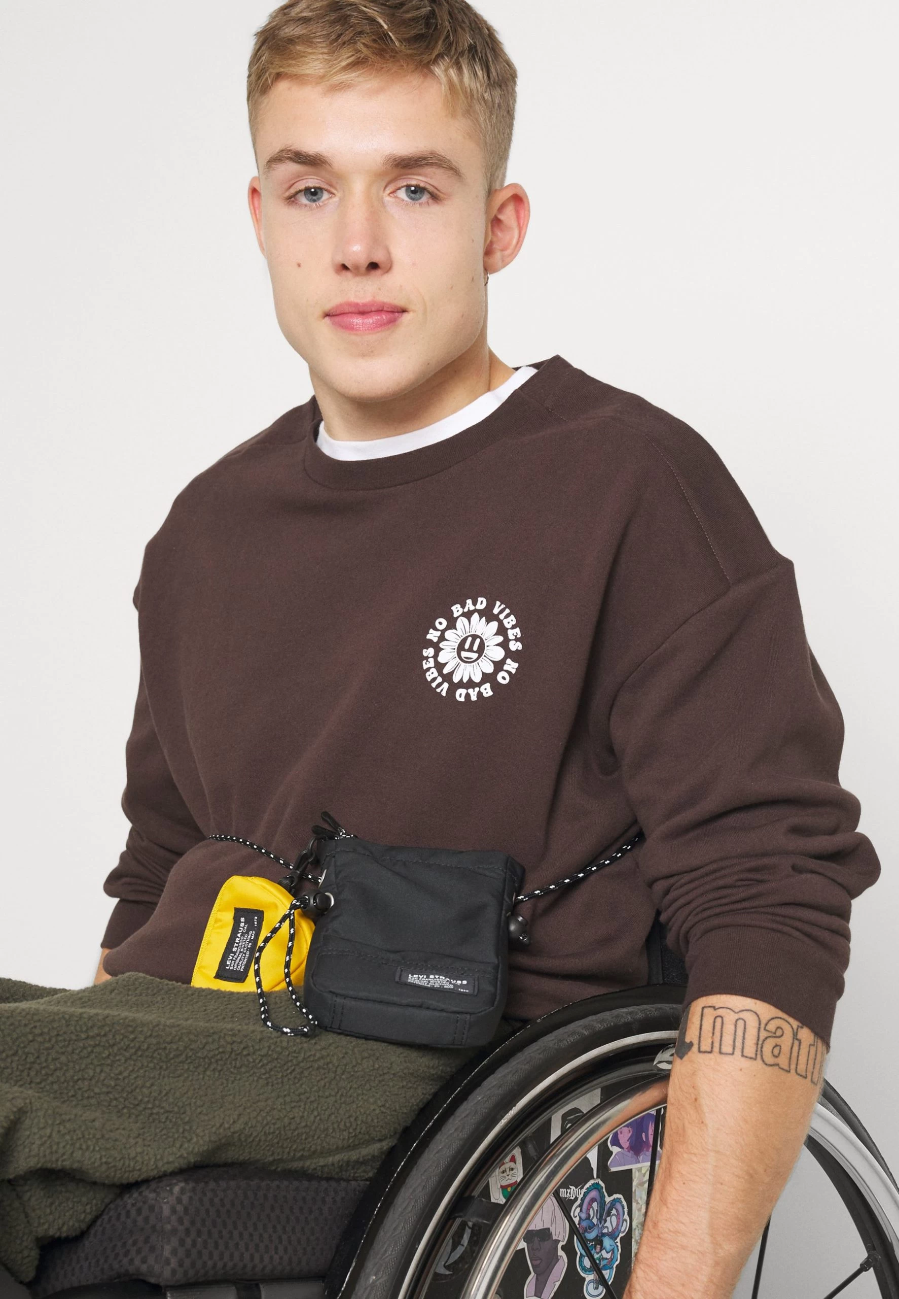 YOURTURN Unisex - Sweatshirt - Dark Brown 6 YOURTURN Unisex - Sweatshirt - Dark Brown – Image 6