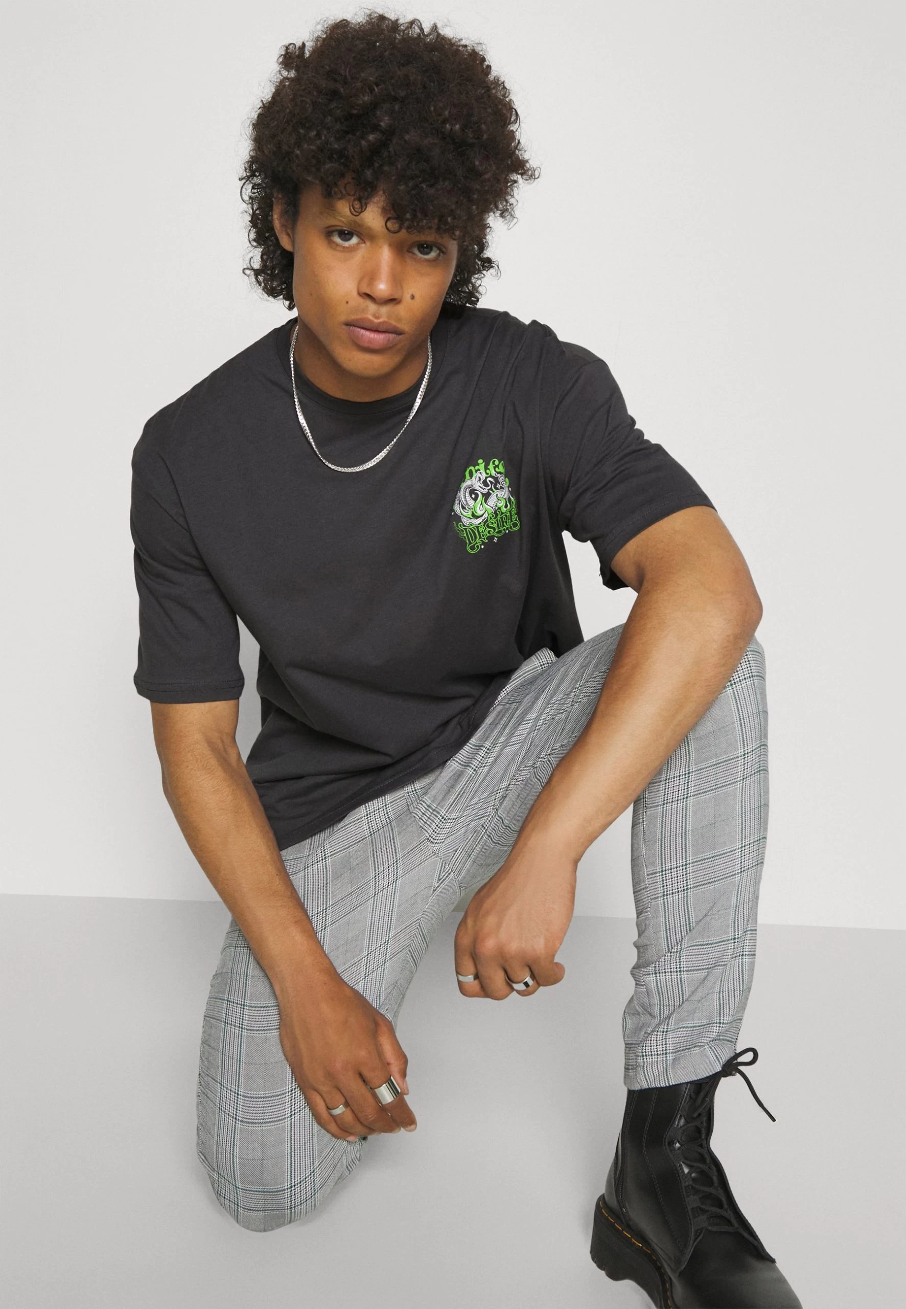 YOURTURN Snake Desire Tee Unisex - T-Shirt Imprimé - Dark Grey 4 YOURTURN Snake Desire Tee Unisex - T-Shirt Imprimé - Dark Grey – Image 4