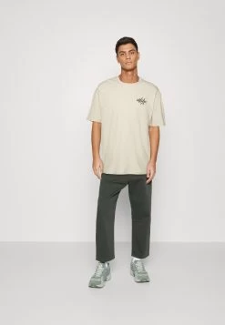 Devant -Mode-YOURTURN 467975d05a5944a59d0fdddd924a3a10