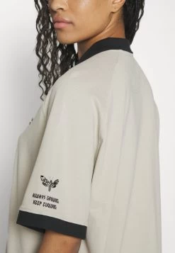 YOURTURN Multi Placement Polo - Polo - Tan 15 YOURTURN Multi Placement Polo - Polo - Tan -Mode-YOURTURN 64bc182ade6a47d5a575cc07abbd7029