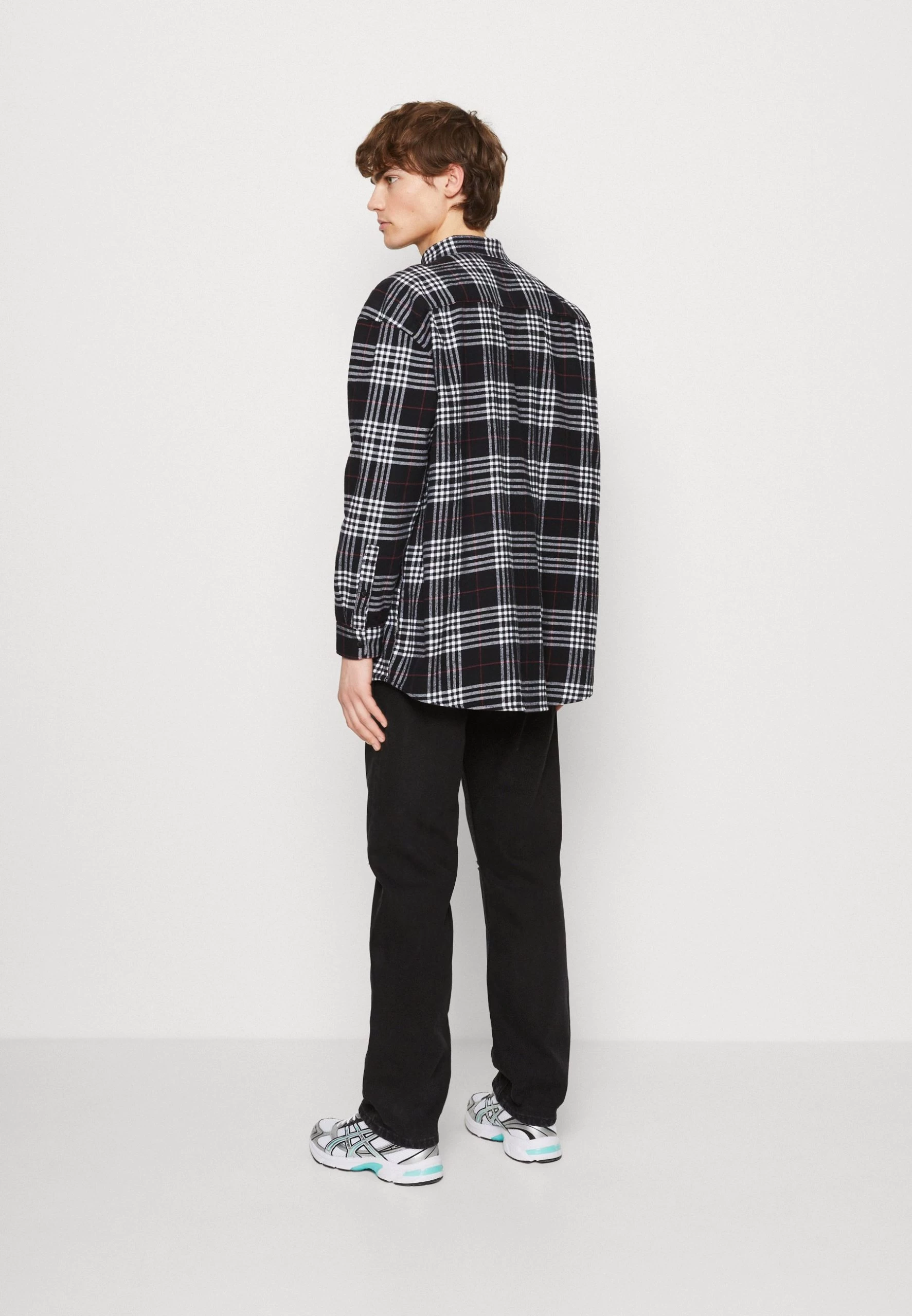 YOURTURN Unisex - Chemisier - White/Black 3 YOURTURN Unisex - Chemisier - White/Black – Image 3