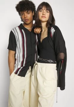 YOURTURN Genderless Parachute - Short - White -Mode-YOURTURN 834f1f83f56e4019a779e61f5e6b9f84