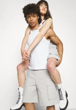 YOURTURN Unisex - Short - Light Grey 10 YOURTURN Unisex - Short - Light Grey -Mode-YOURTURN 85d9b741d2b249b68f2e49464d4e5111