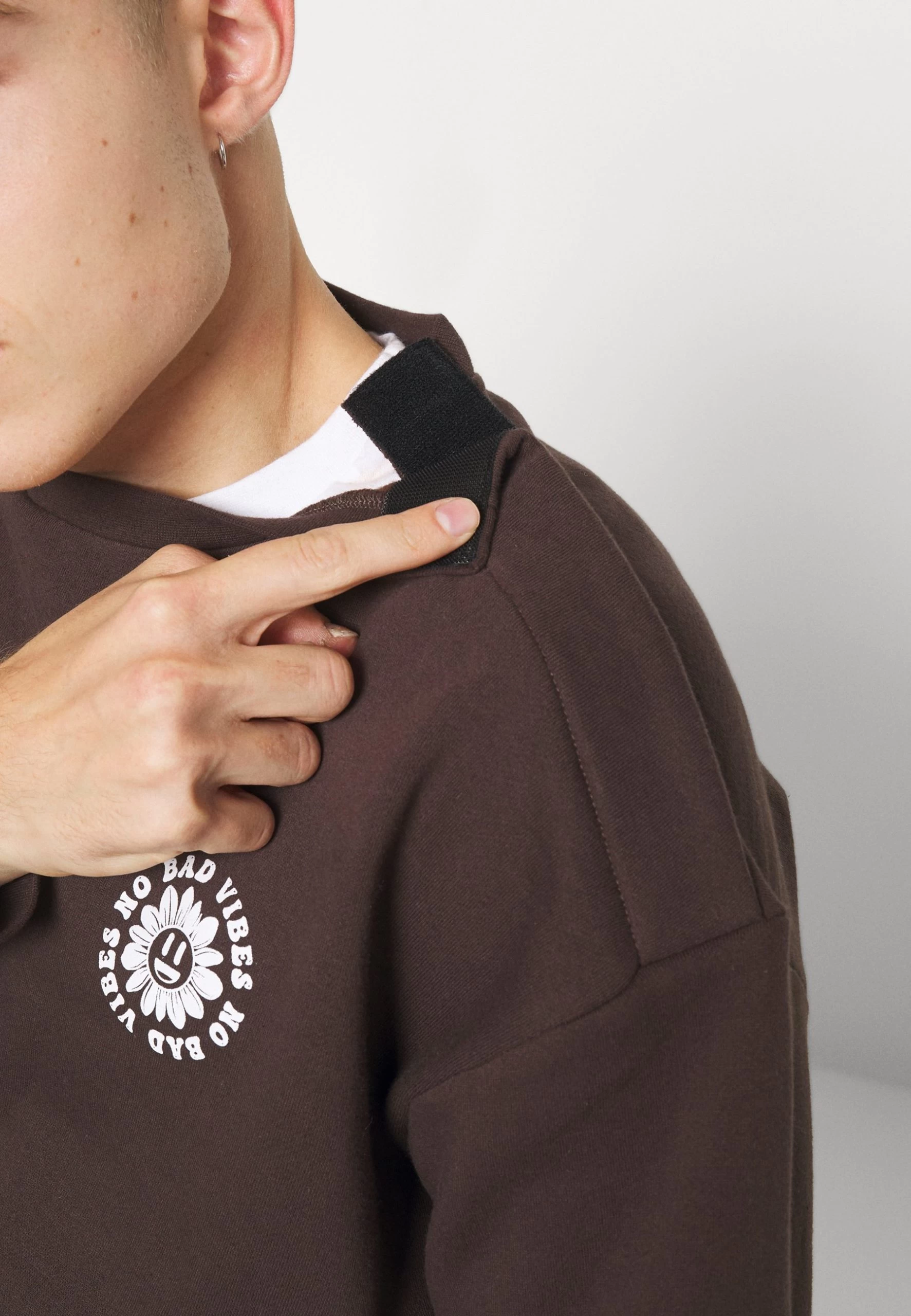 YOURTURN Unisex - Sweatshirt - Dark Brown 8 YOURTURN Unisex - Sweatshirt - Dark Brown – Image 8