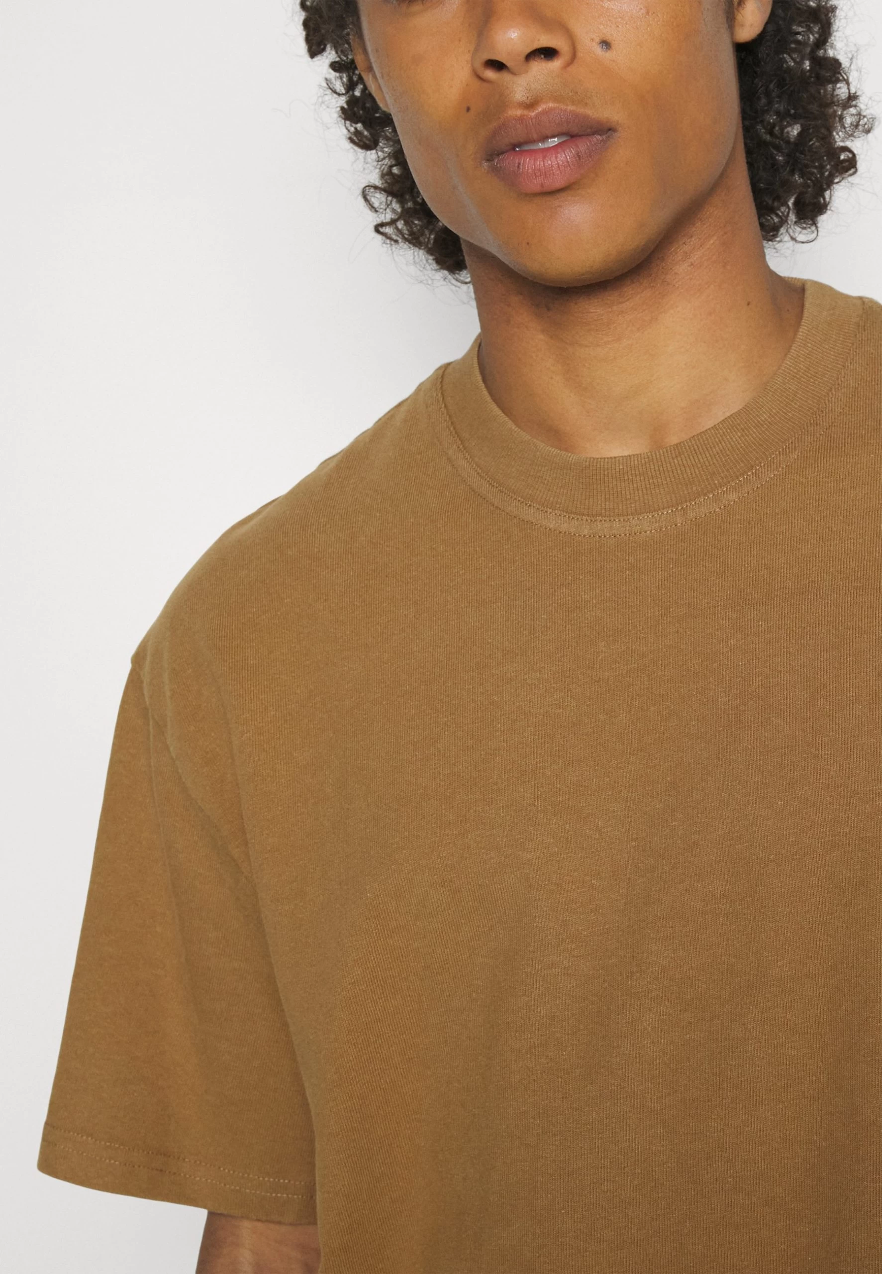 YOURTURN Unisex - T-Shirt Basique - Beige 7 YOURTURN Unisex - T-Shirt Basique - Beige – Image 7