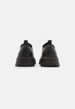 YOURTURN Unisex - Derbies - Black -Mode-YOURTURN aaae83047a954d1aab81392769433db6