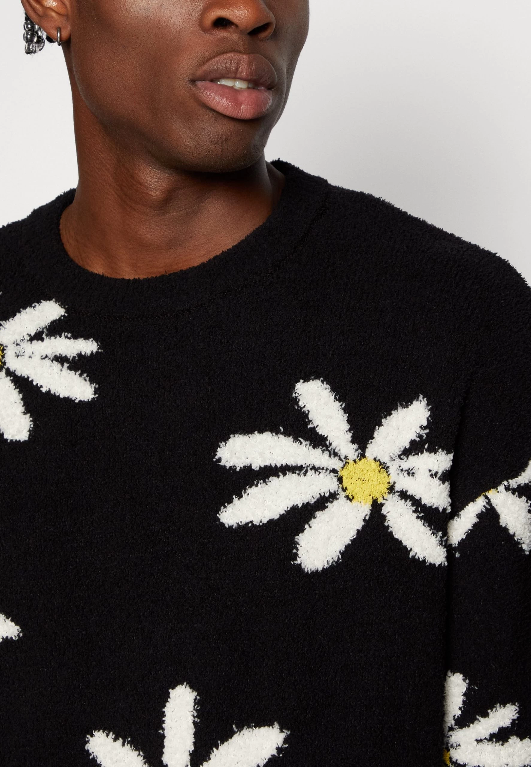 YOURTURN Pullover - Black 6 YOURTURN Pullover - Black – Image 6