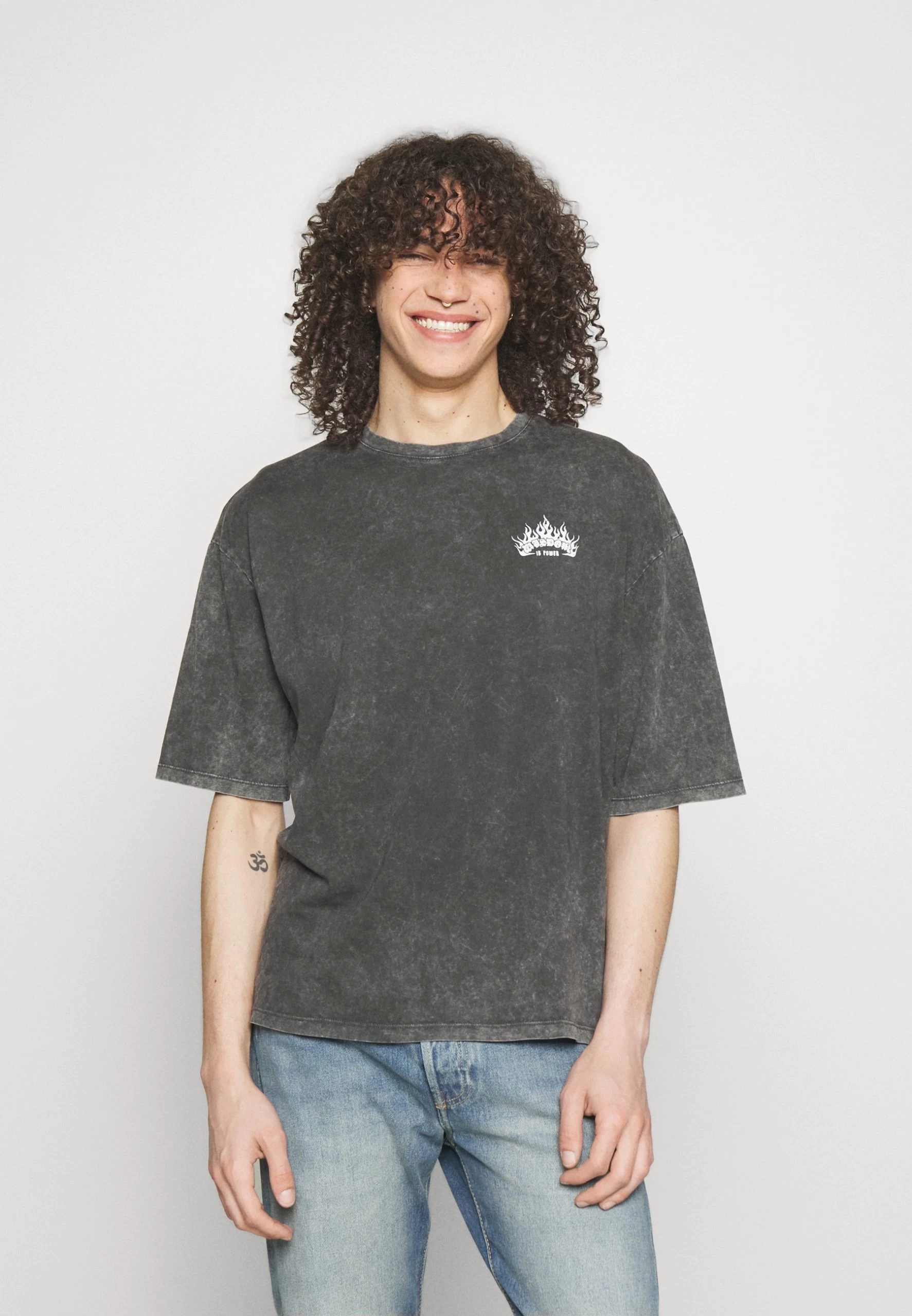 YOURTURN Skull Graphic Tee Unisex - T-Shirt Imprimé - Mottled Black 3 YOURTURN Skull Graphic Tee Unisex - T-Shirt Imprimé - Mottled Black – Image 3