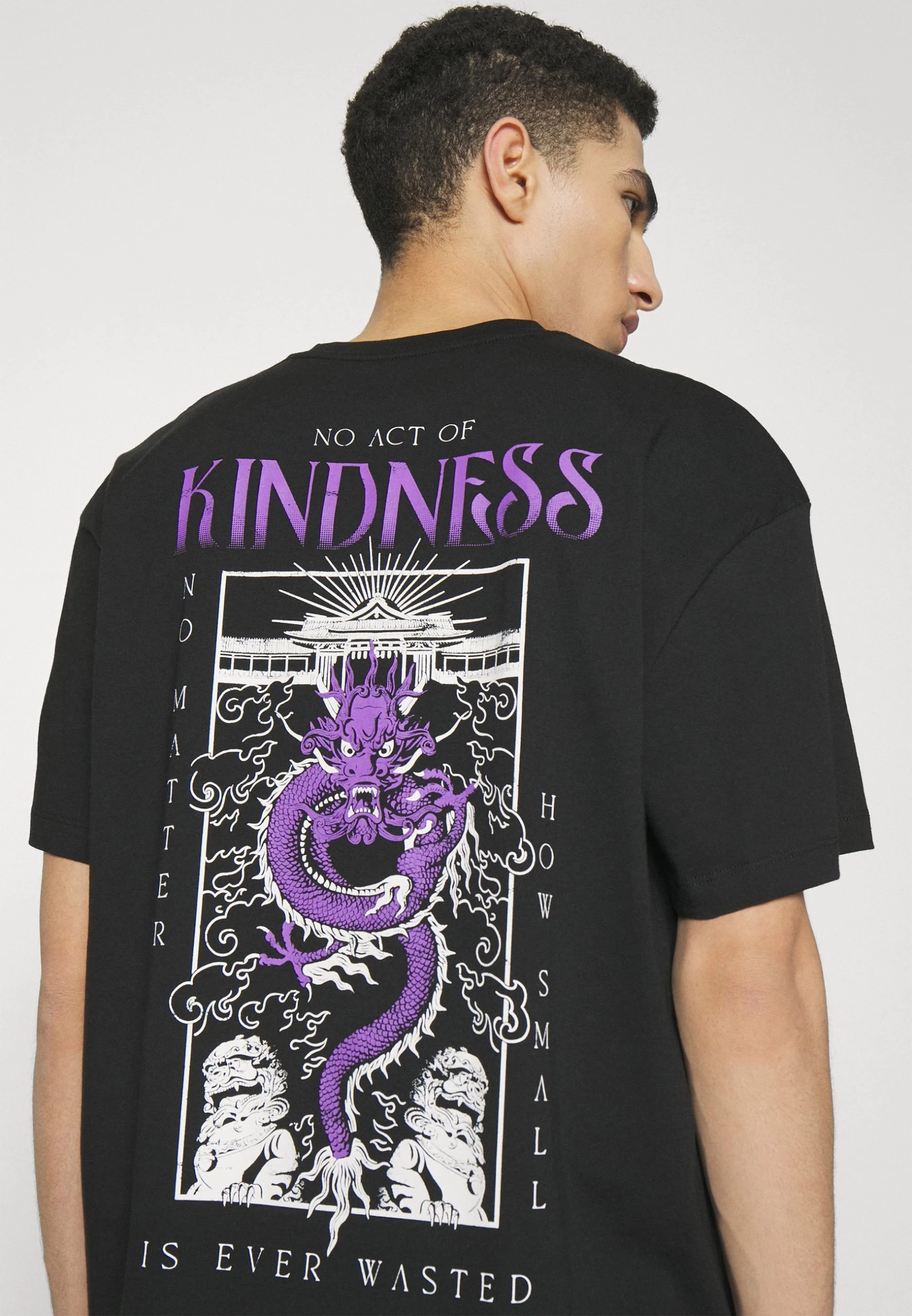 YOURTURN Dragon Graphic Tee Unisex - T-Shirt Imprimé - Black 4 YOURTURN Dragon Graphic Tee Unisex - T-Shirt Imprimé - Black – Image 4