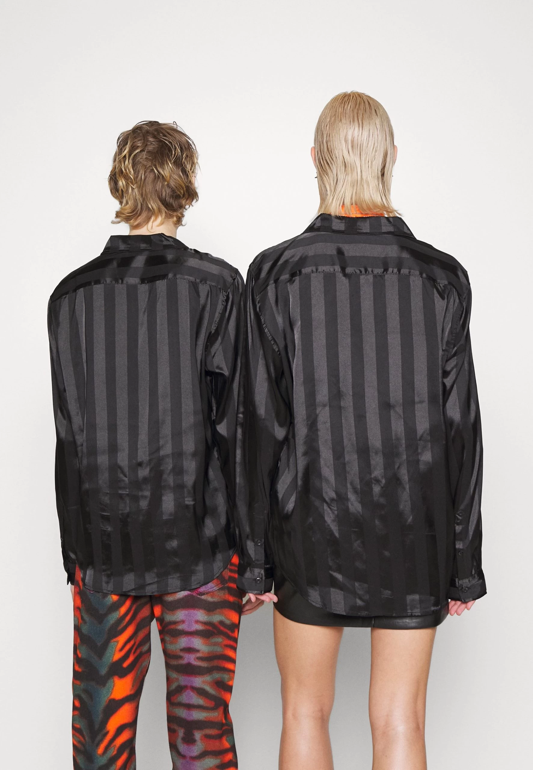 YOURTURN Festive Unisex - Chemise - Black 3 YOURTURN Festive Unisex - Chemise - Black – Image 3