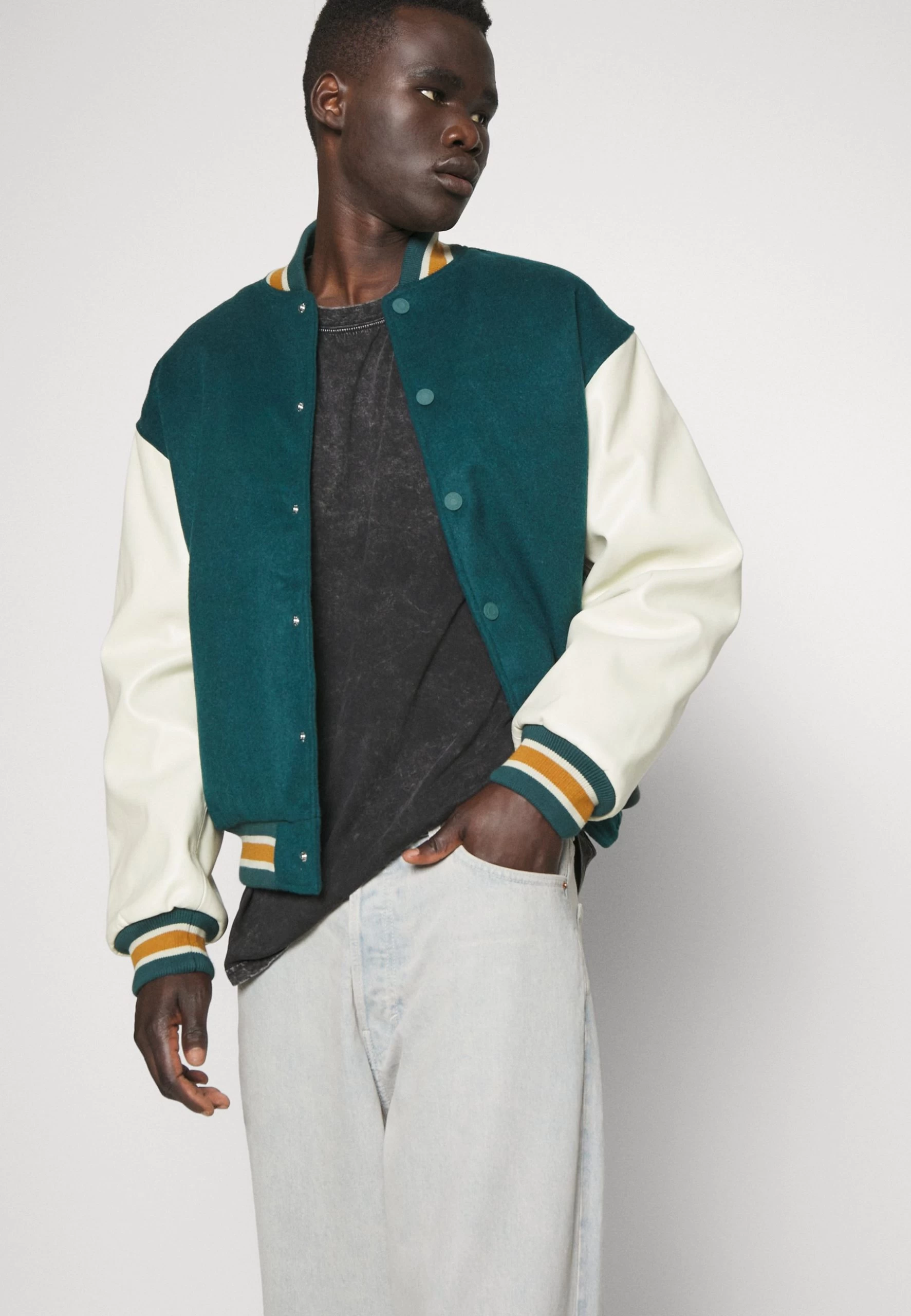 YOURTURN 2 Pack Unisex - T-Shirt Basique - Black/Olive 5 YOURTURN 2 Pack Unisex - T-Shirt Basique - Black/Olive – Image 5